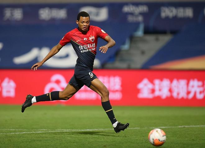 aiyouxi-福建黑龙江佳兆业防守坚毅，成功击败对手(曾建祥挂职原因)