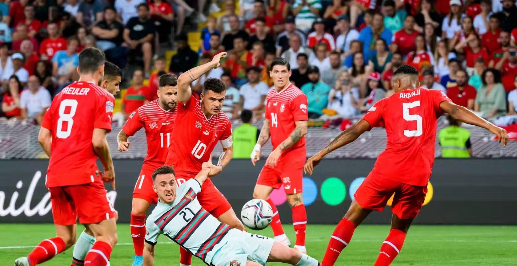 爱游戏-利物浦主场战绩