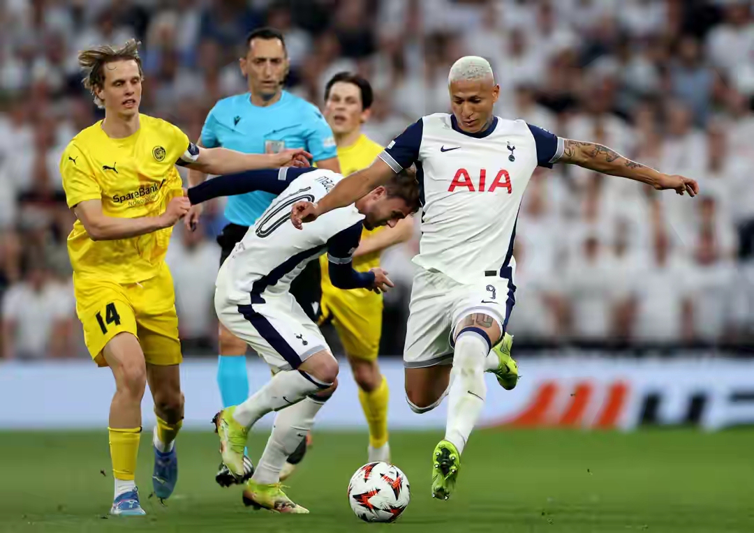 拜仁慕尼黑进入欧国联半决赛,击败曼联 拜仁慕尼黑进入欧国联半决赛,击败曼联