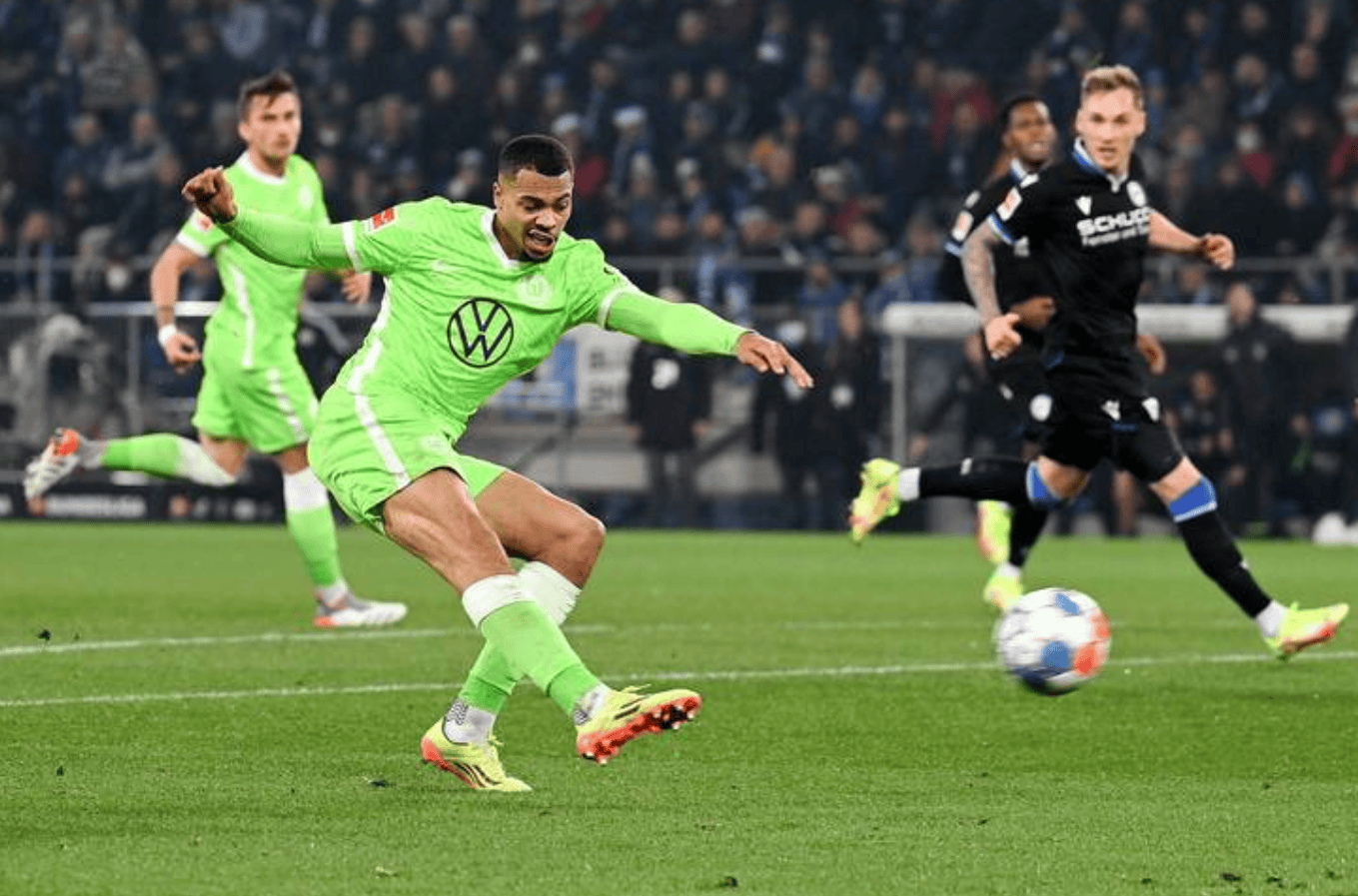 ayx.com-包含沃尔夫斯堡客场险胜对手，实现反超的词条