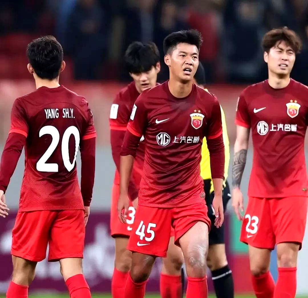 爱游戏-主力球员遭遇停赛,球队整体受挫的原因